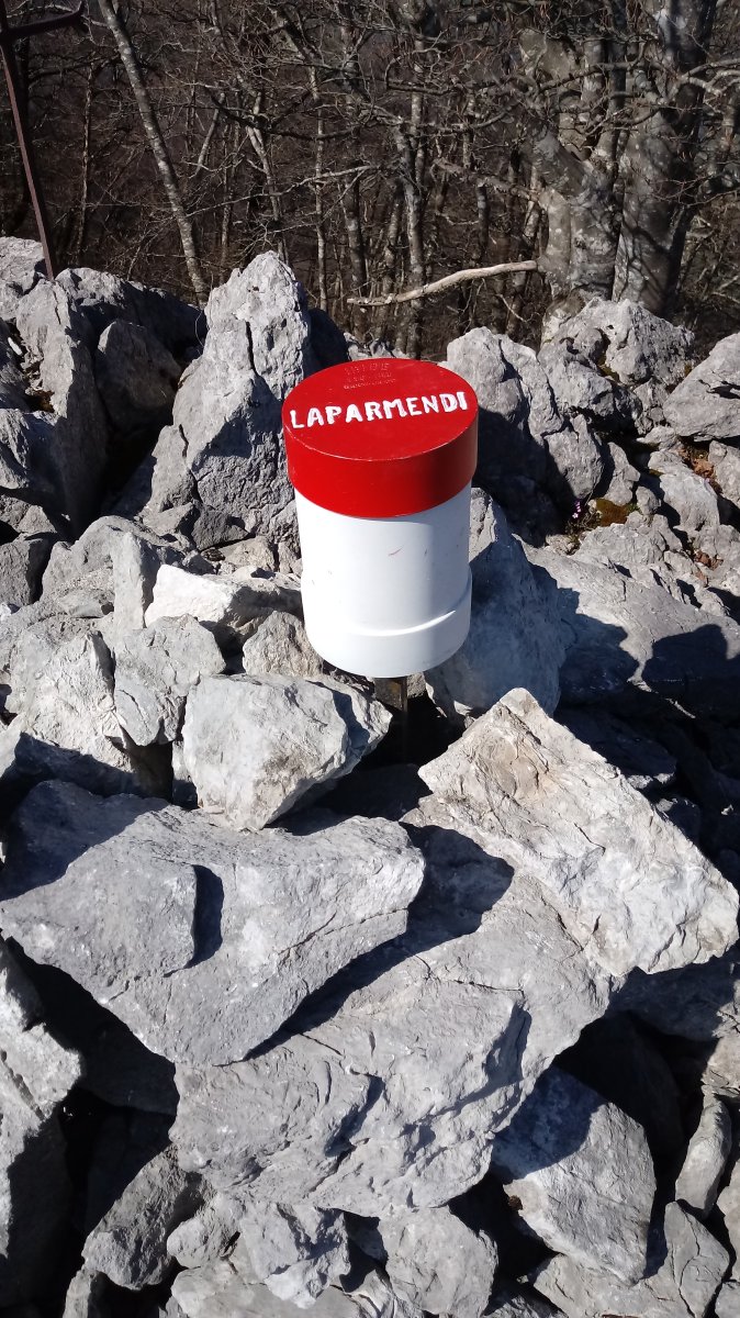 Laparmendi (814m) postontzia