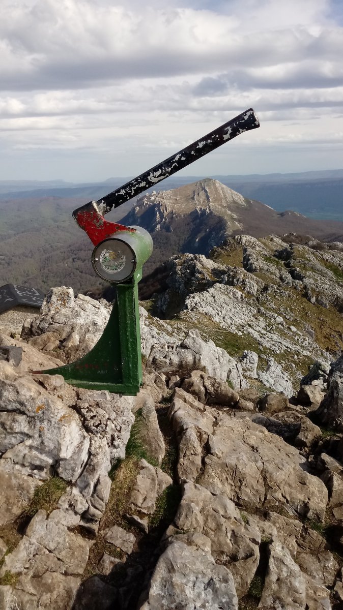 Aizkorri (1523m) aizkora postontzia