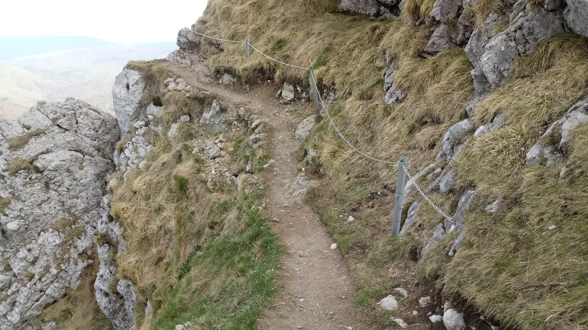 Pasabide estua Aizkorritik beherako bidean