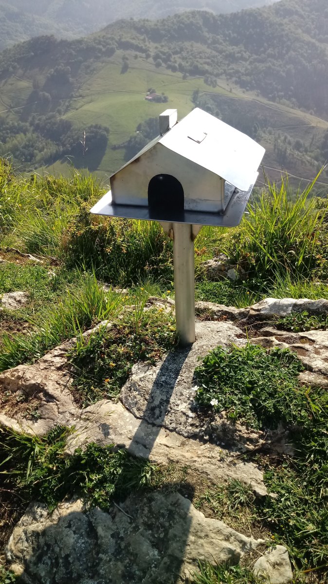 Andutz (612m) erpin geodesikoaren postontzia