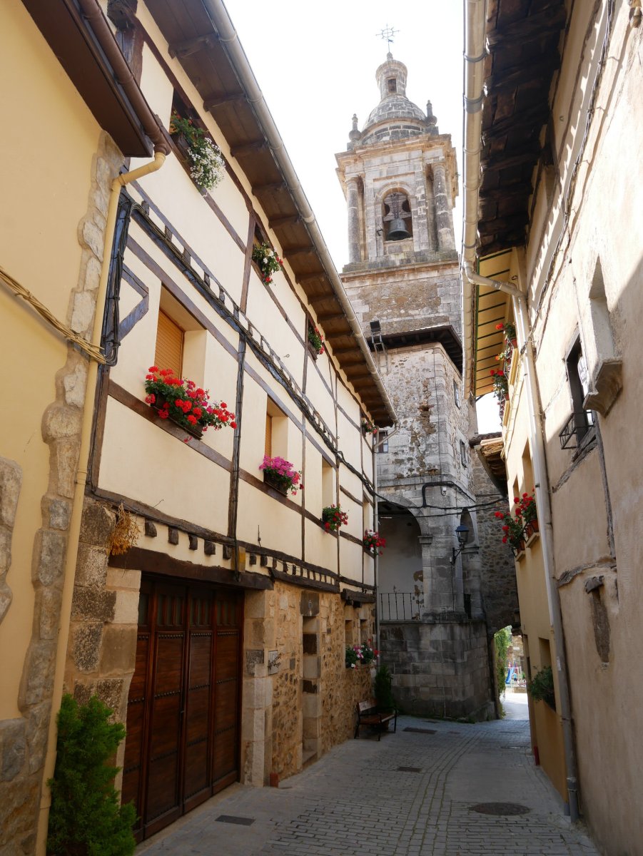 Kale Nagusia eta eliza, Antoñana