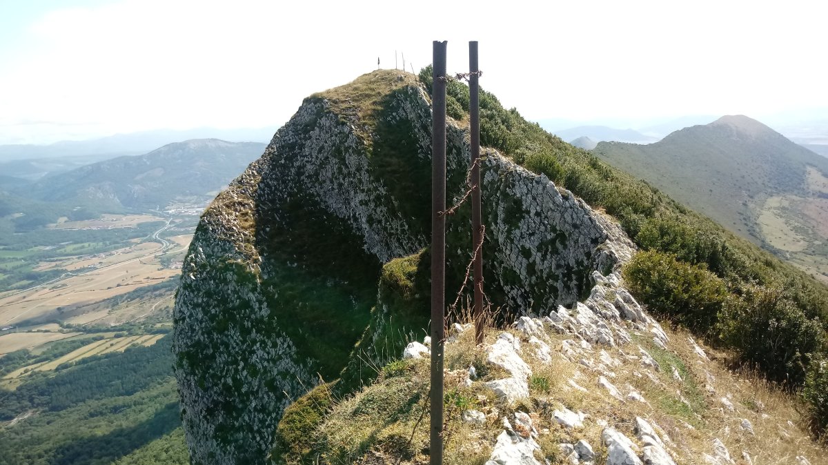Satrustegiko Haitza (1204m) tontorra mendebaldetik