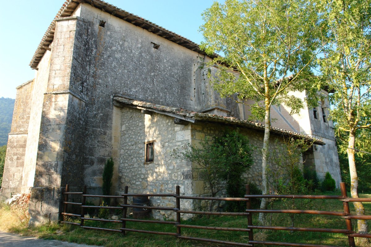 San Esteban eliza, Alangua