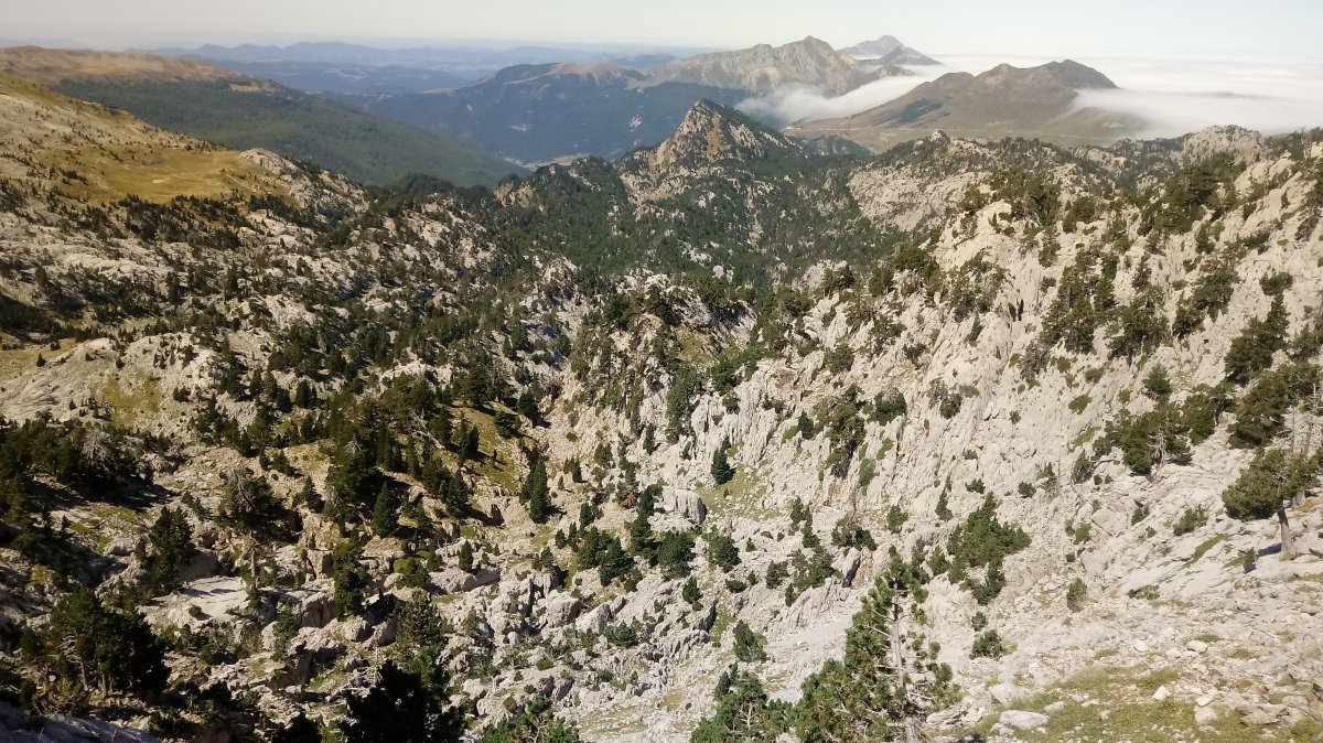 Ukerdi (2252m) IM-ko igoerako ikuspegia atzerantz