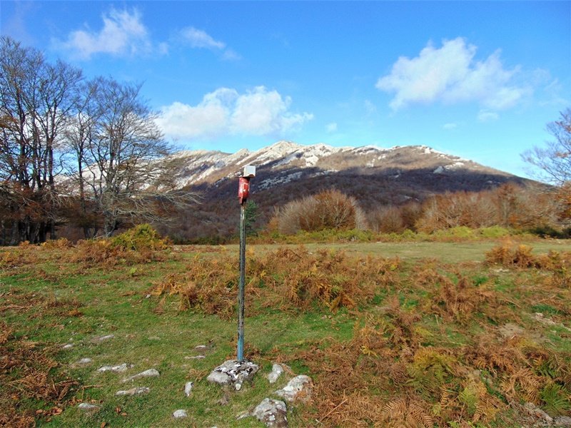 Buzoia. Atzean, Aizkorri