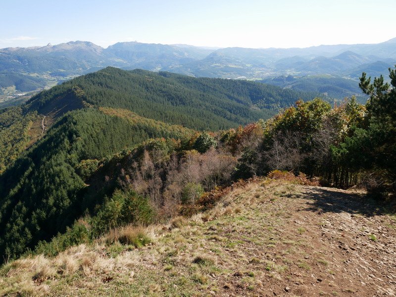 Mandoiara hego-ekialdetik igotzen den bidea