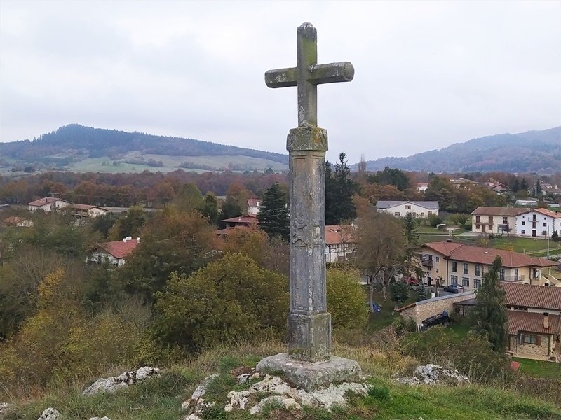 Gurutzea Eliza Ondoan