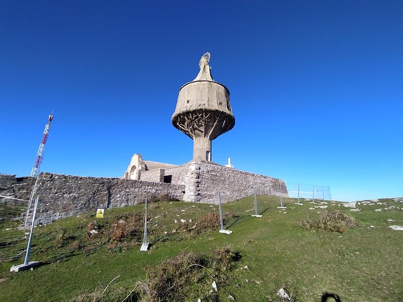 Haitzpeako Ama Birjina Ermita Urduñan