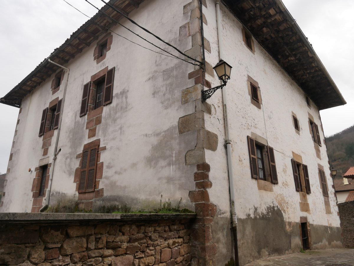 Irigoien jauregia, Zubieta