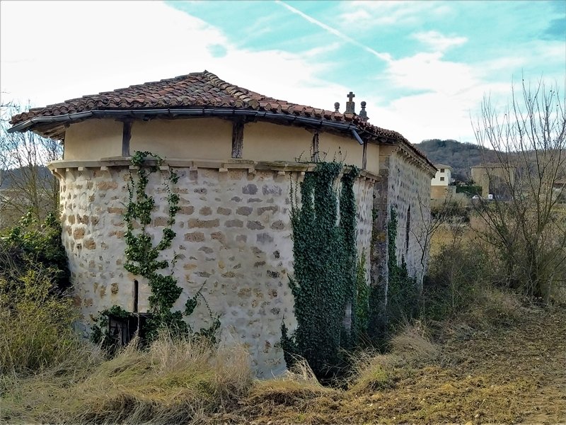 Larreko Andra Mari Ermita Antoñanan