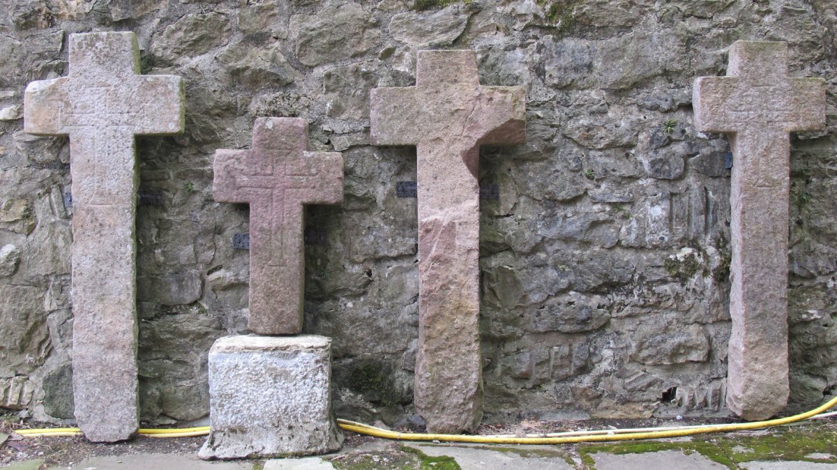 Gurutz Bideko gurutzeak, Almandoz-Baztan