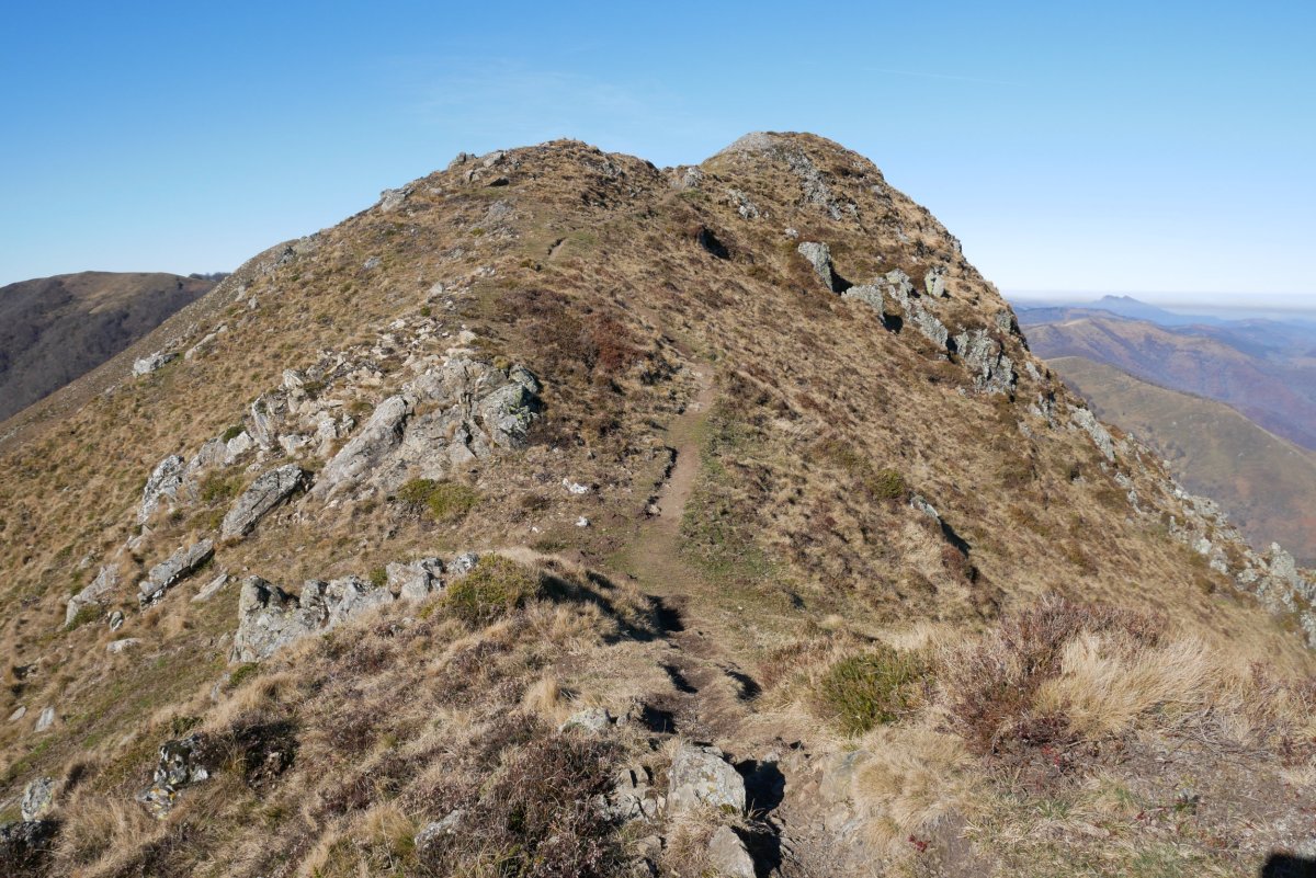 Ekaitza: tontor-aurrea, Ekialdetik