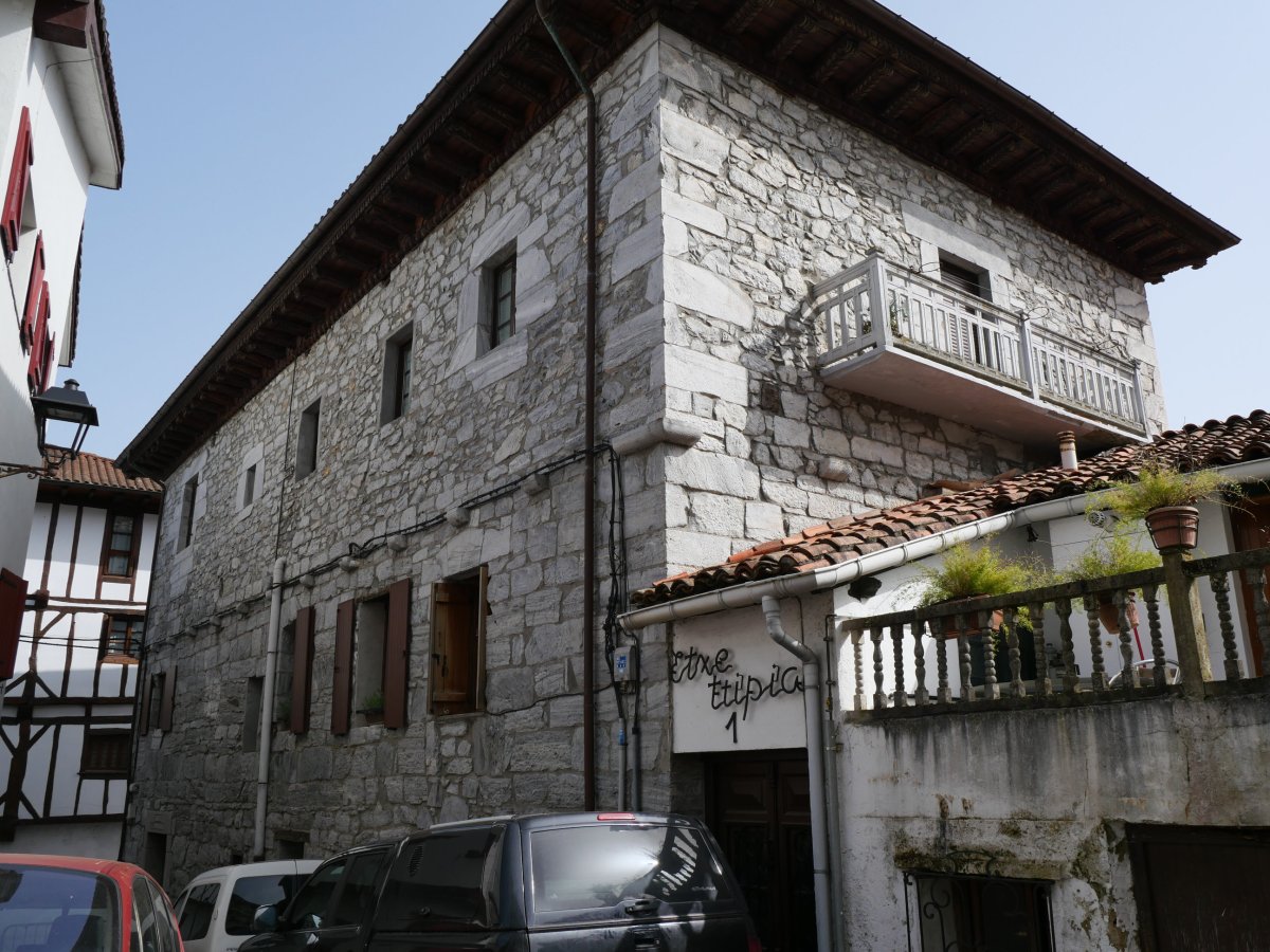 Jauregia etxea, Lesaka