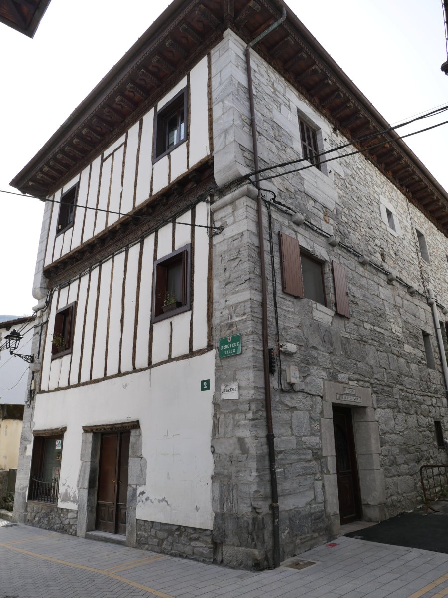 Jauregia etxea, Lesaka