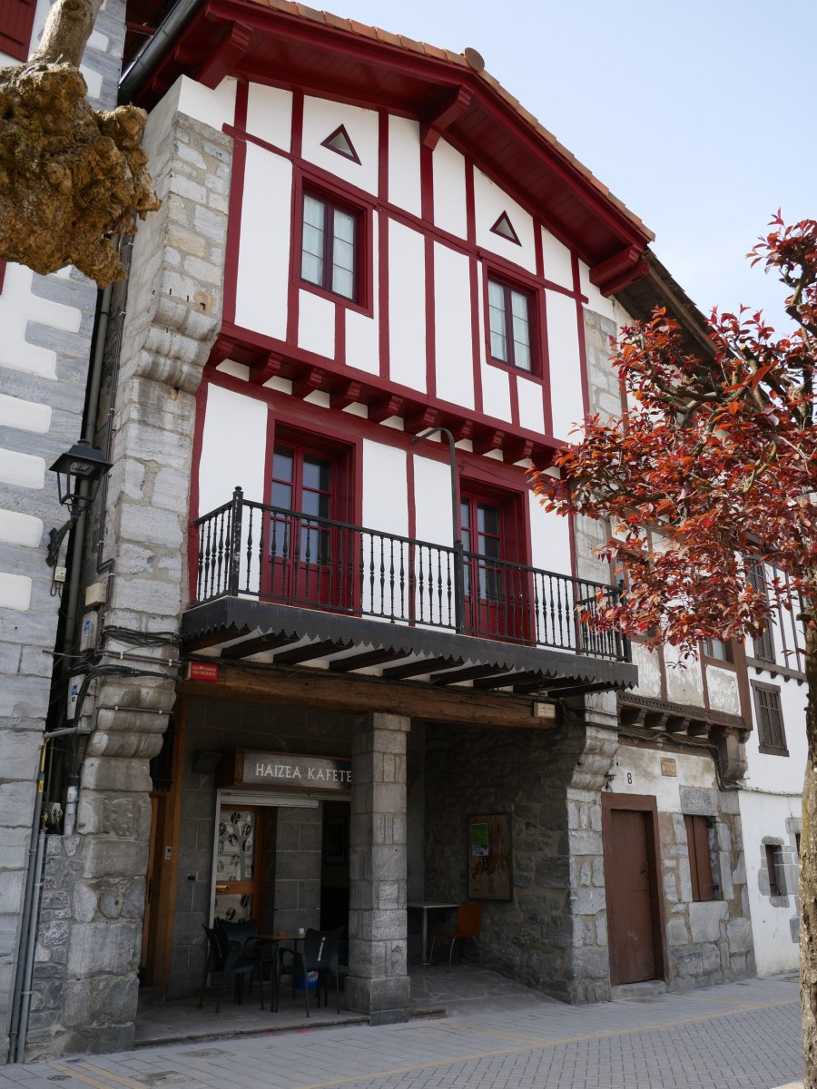 Plaza Zaharreko etxea, Lesaka