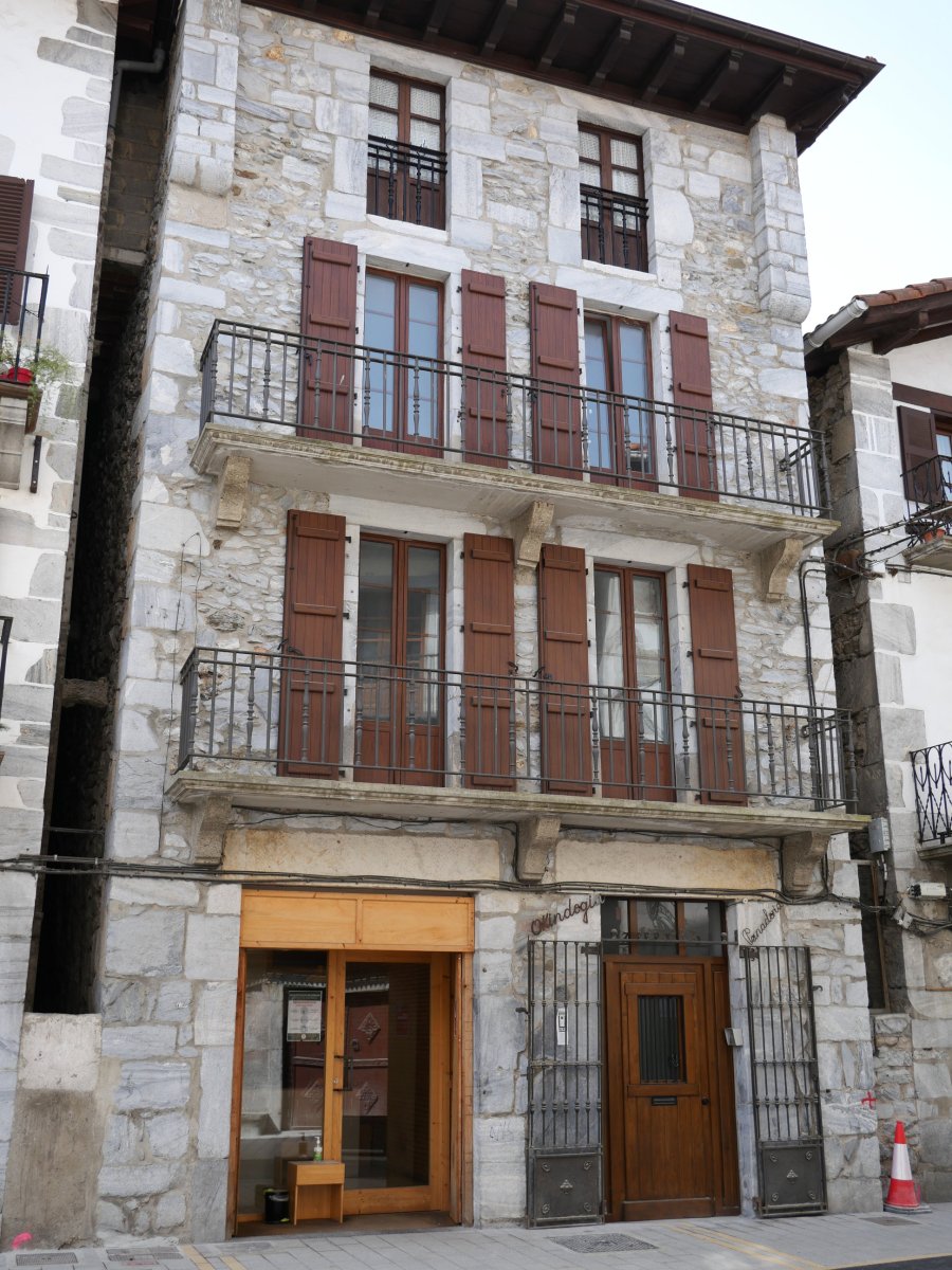 Plaza Zaharreko etxea, Lesaka