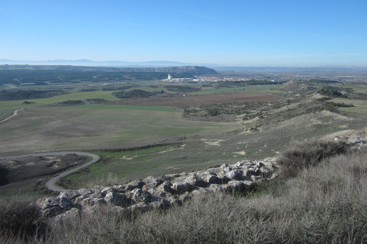 Rada (Muralla al fondo Caparroso)