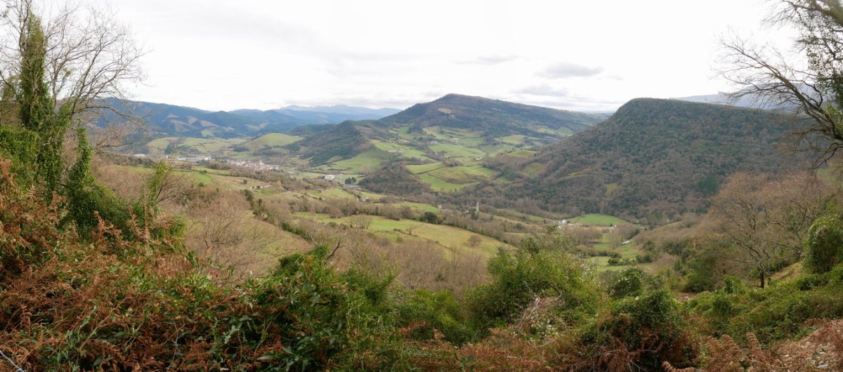 Artziniega, Zaballa eta Utxati, Montenegroren ekialdeko magaleko bidetik ikusita