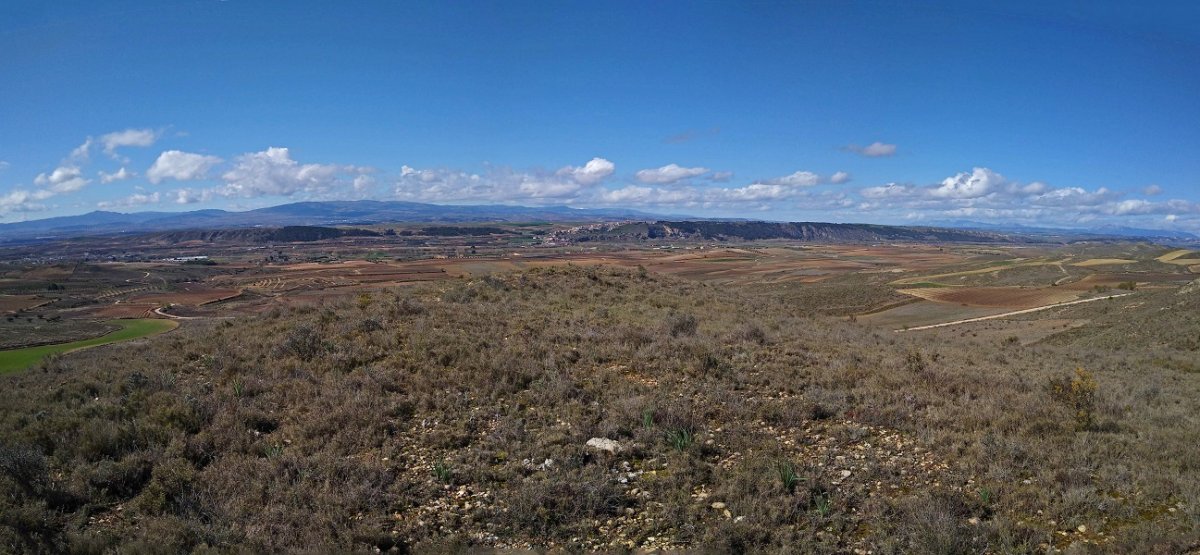 Tako geodesikoa gailurraren ondoko kota batean