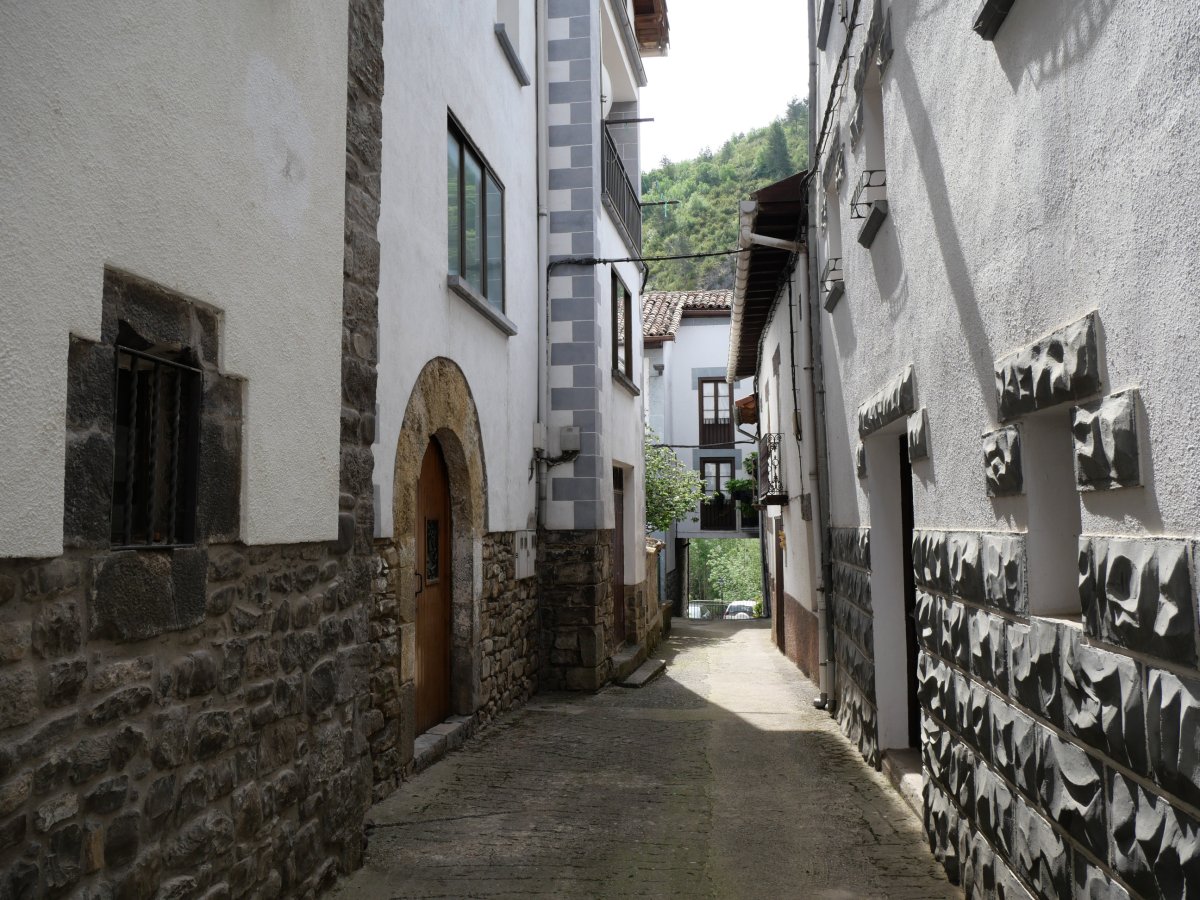 Kurutzearen kalea, Burgi