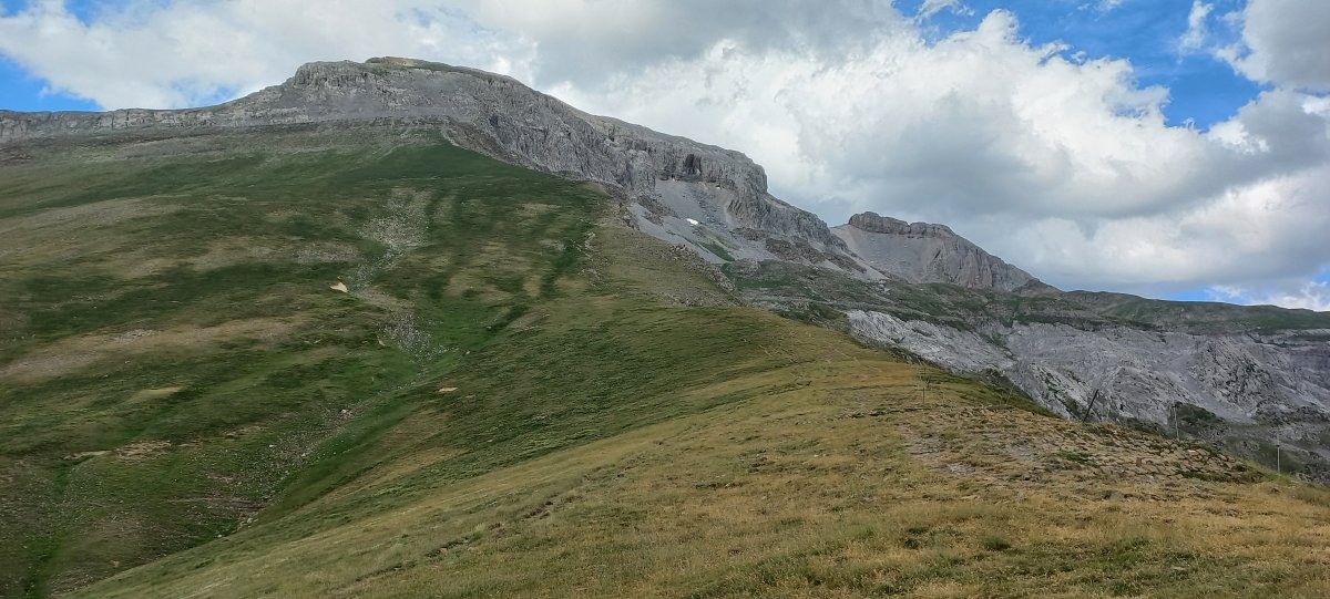 Bisaurin (2670m) Foraton lepotik, hegoaldetik