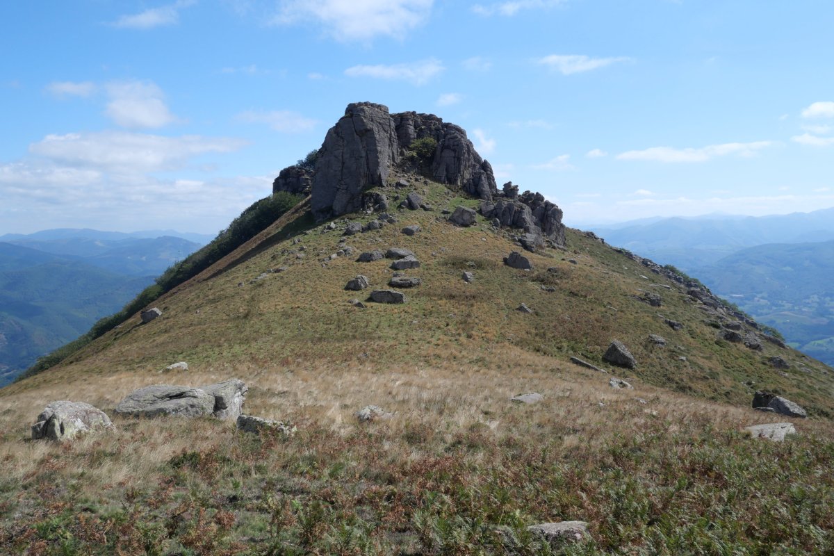 Atzurdiko haitzak mendebaldetik