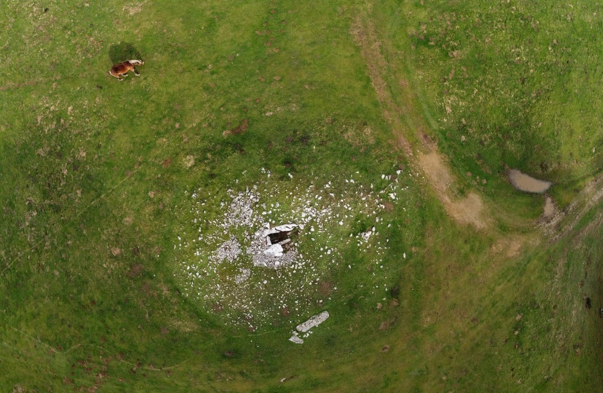 Bi Ahizpen Sepulture