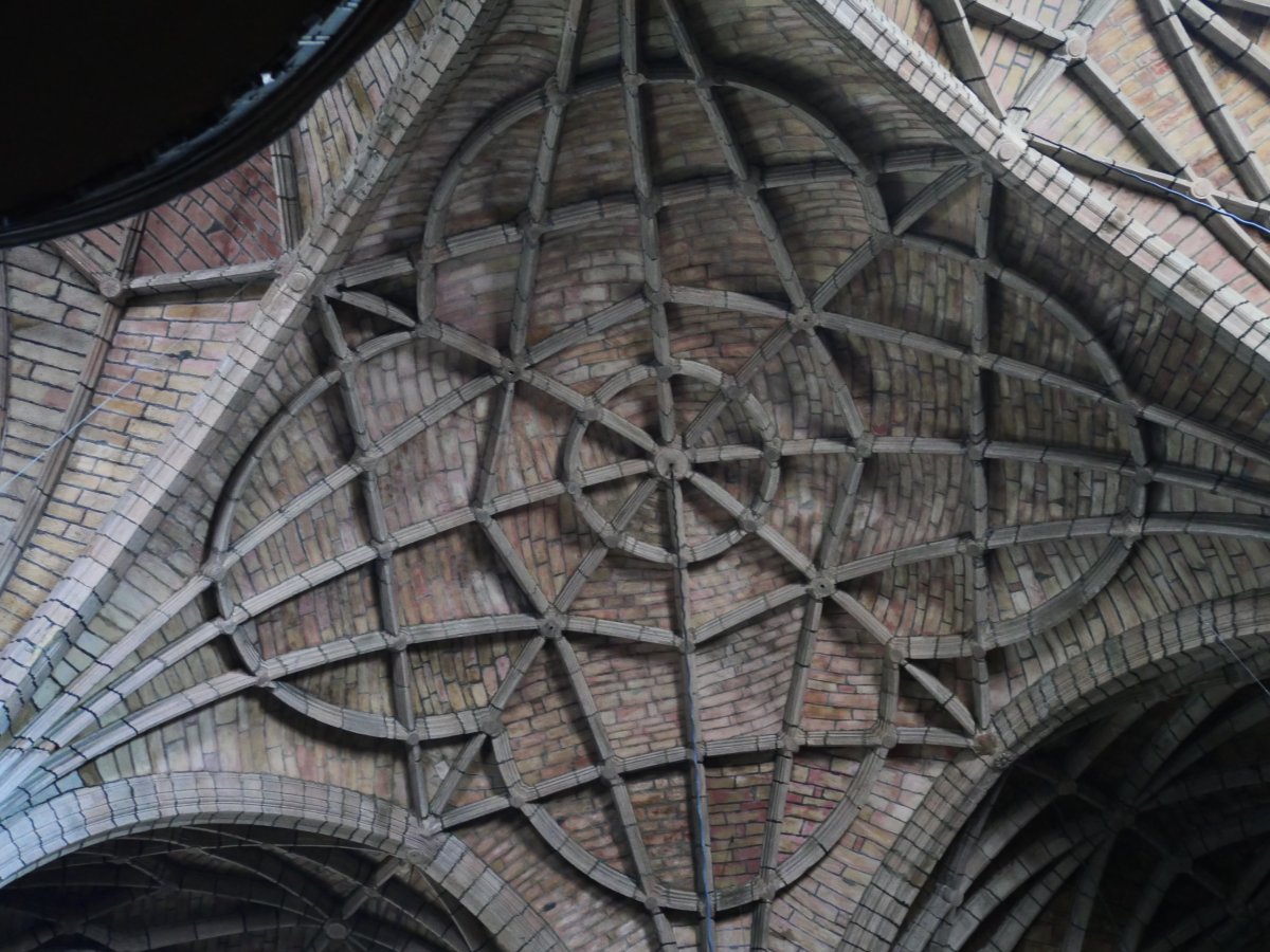 San Esteban eliza, Bera