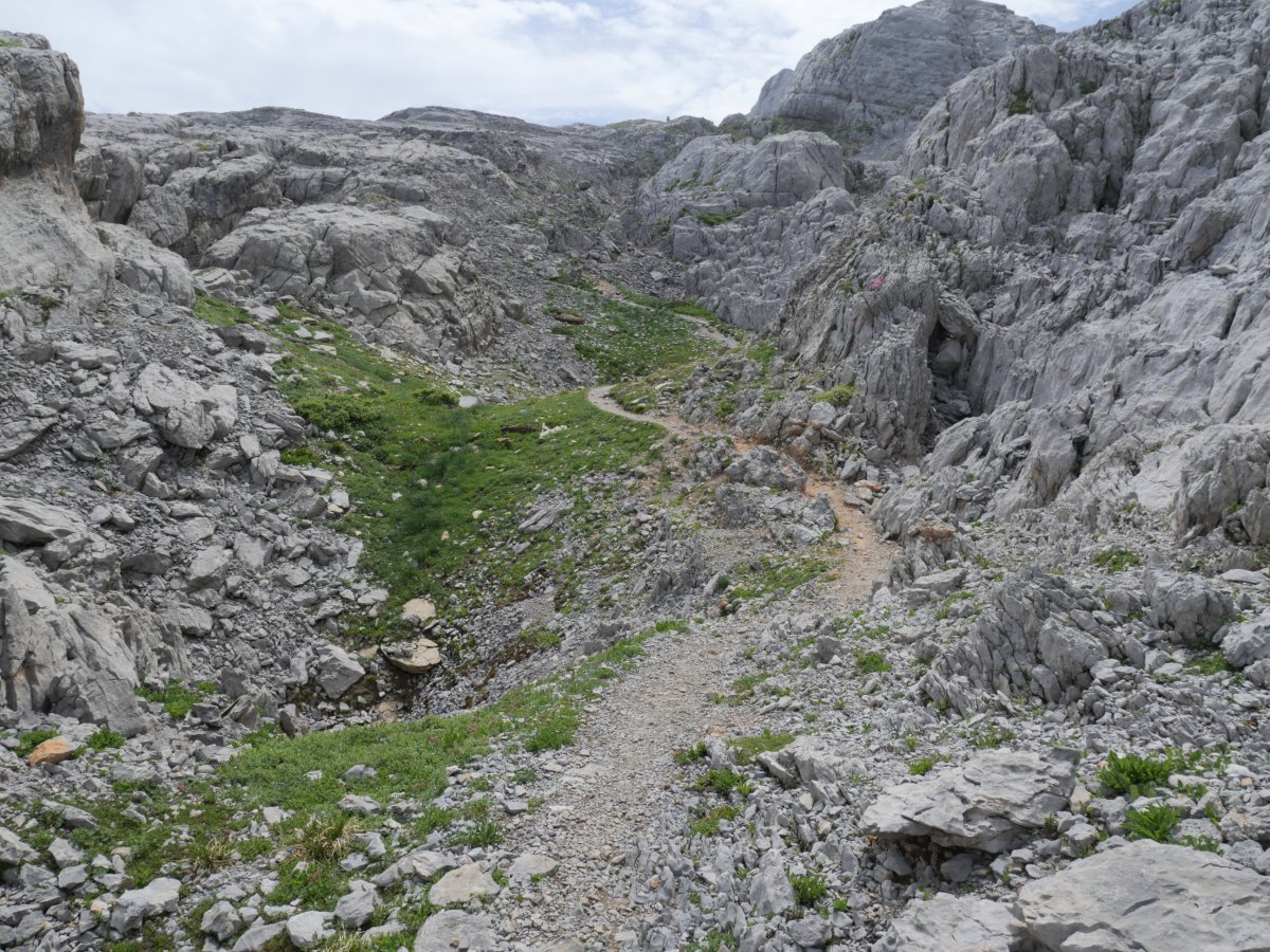 Lapiazean barrena Auñamendira gerturatzen