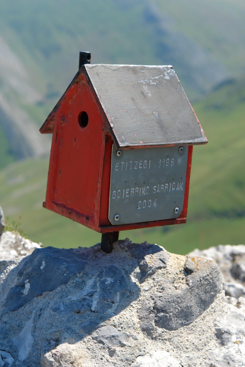 Etitzegiko txartelontzia