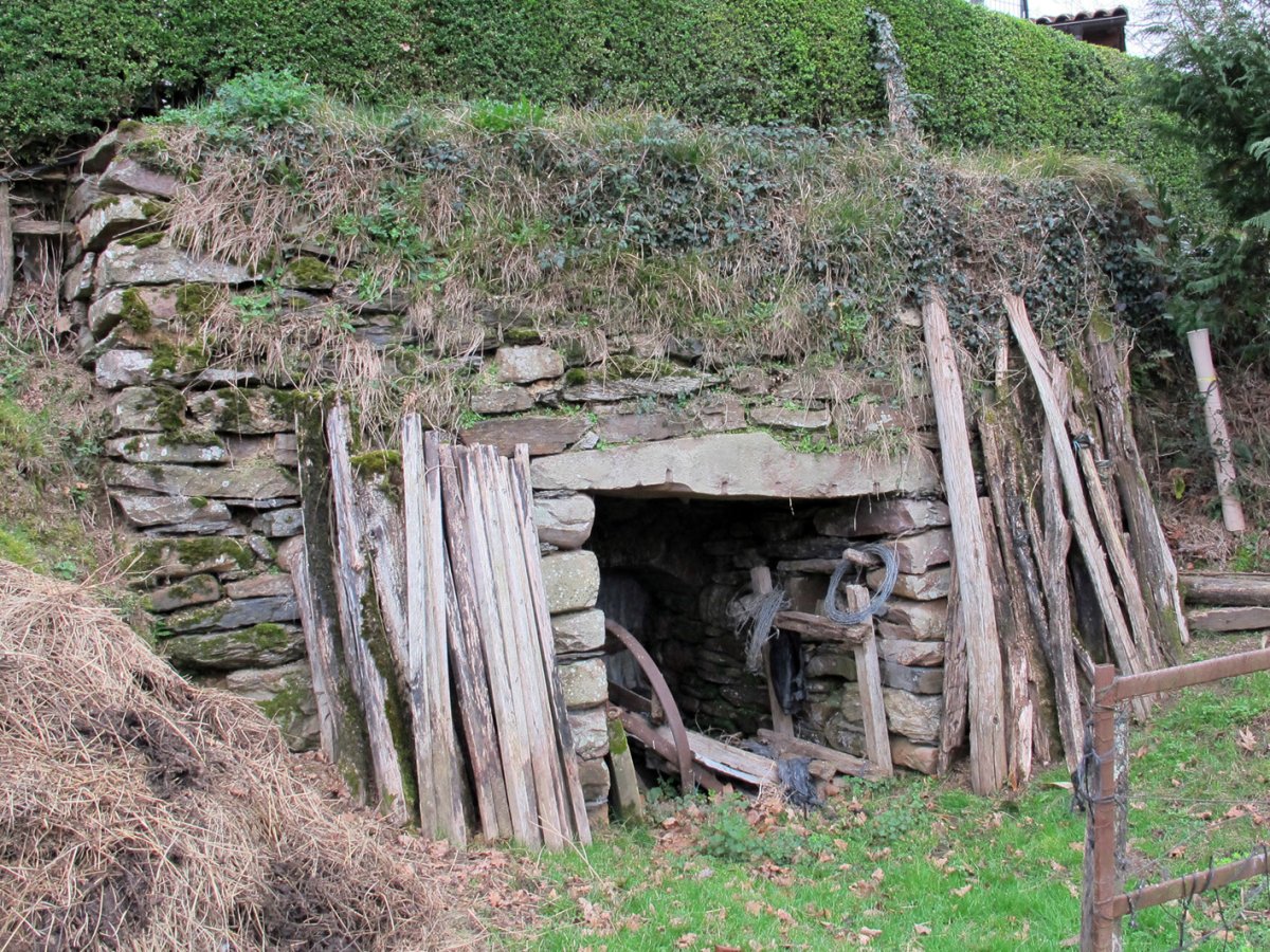 Arrieneko Borda karobia, Etxalar