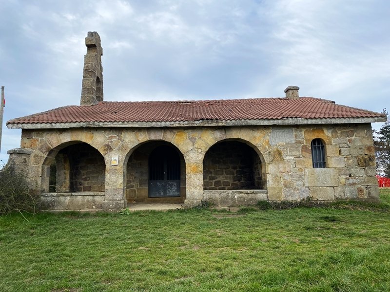 Santakrutz Ermita Bizkargi Tontorran