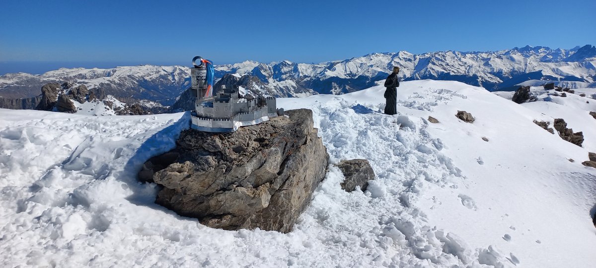 Hiru Erregeen Mahaia (2446m) tontorra