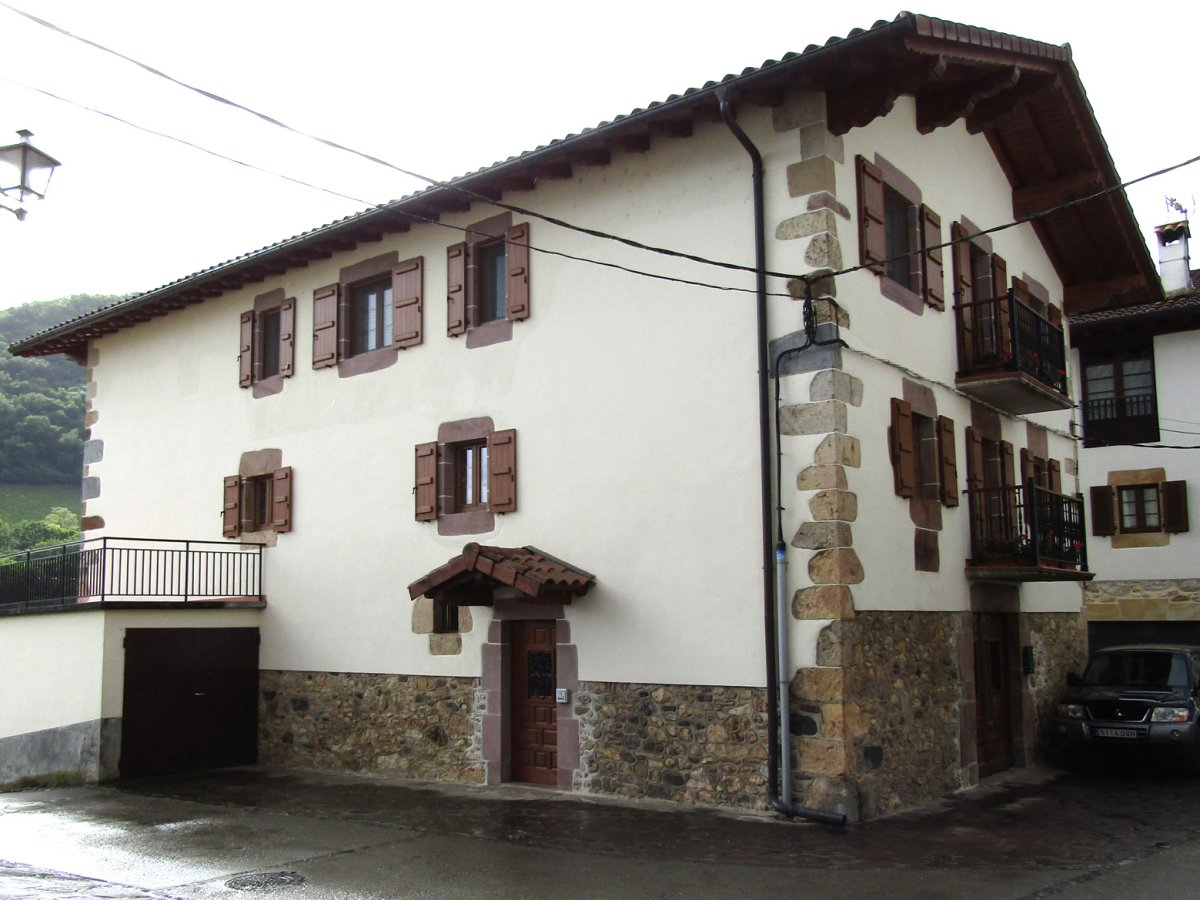 Etxetxipia etxea, Artze-Donamaria