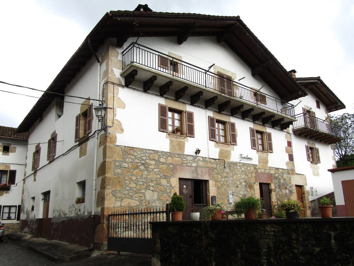 Xuankenea etxea, Artze-Donamaria