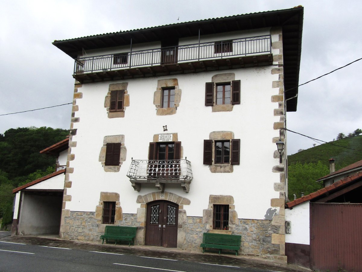 Graziosenea etxea, Bentak-Donamaria