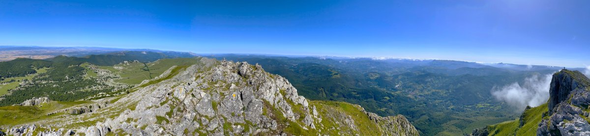 Tontorra. Eskuman, Aketegi