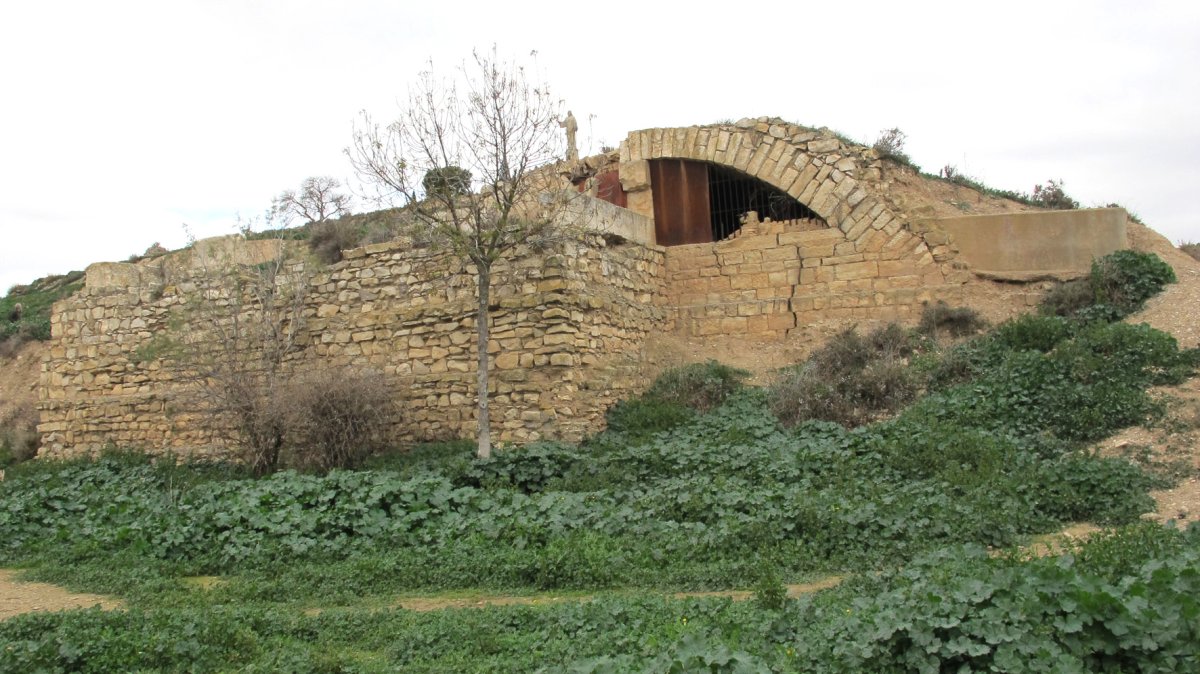 San Pedro elizaren hondakinak, Tutera