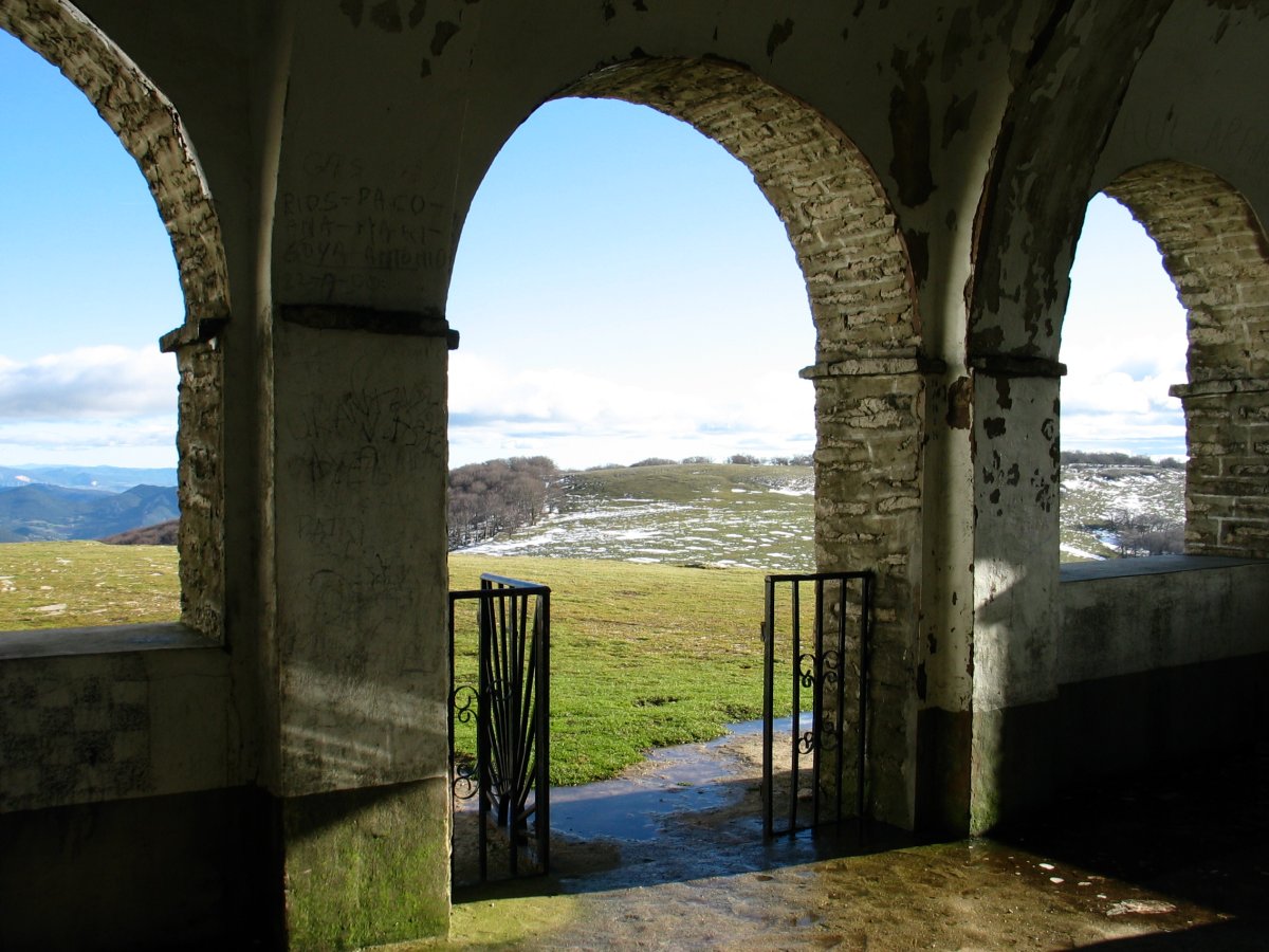 Aterpearen sarrera ermitan