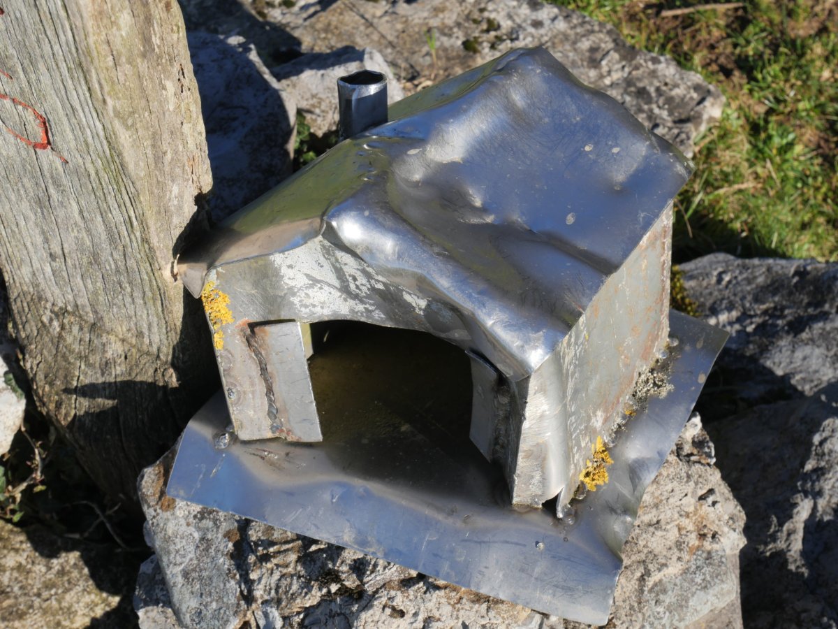 Eskuiturriagako txartelontzia