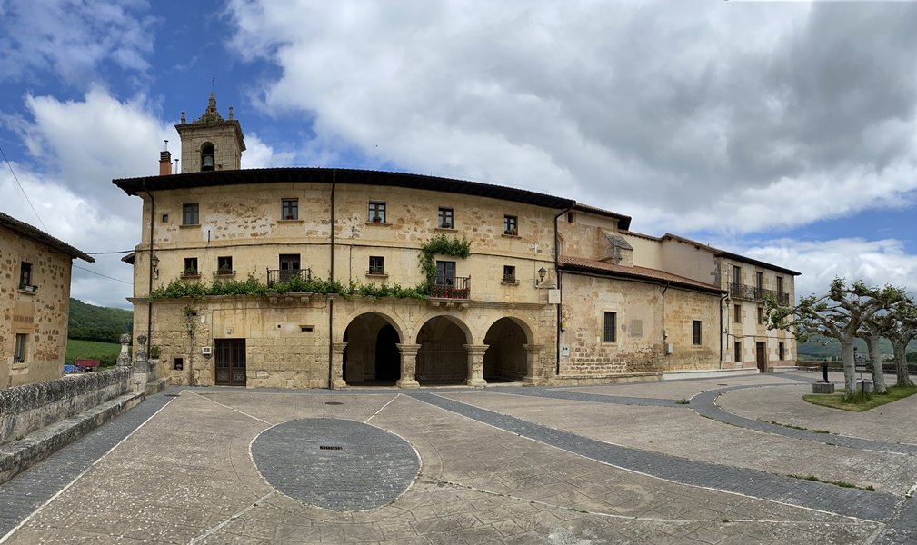 Andra Mari Eliza. Apilaiz