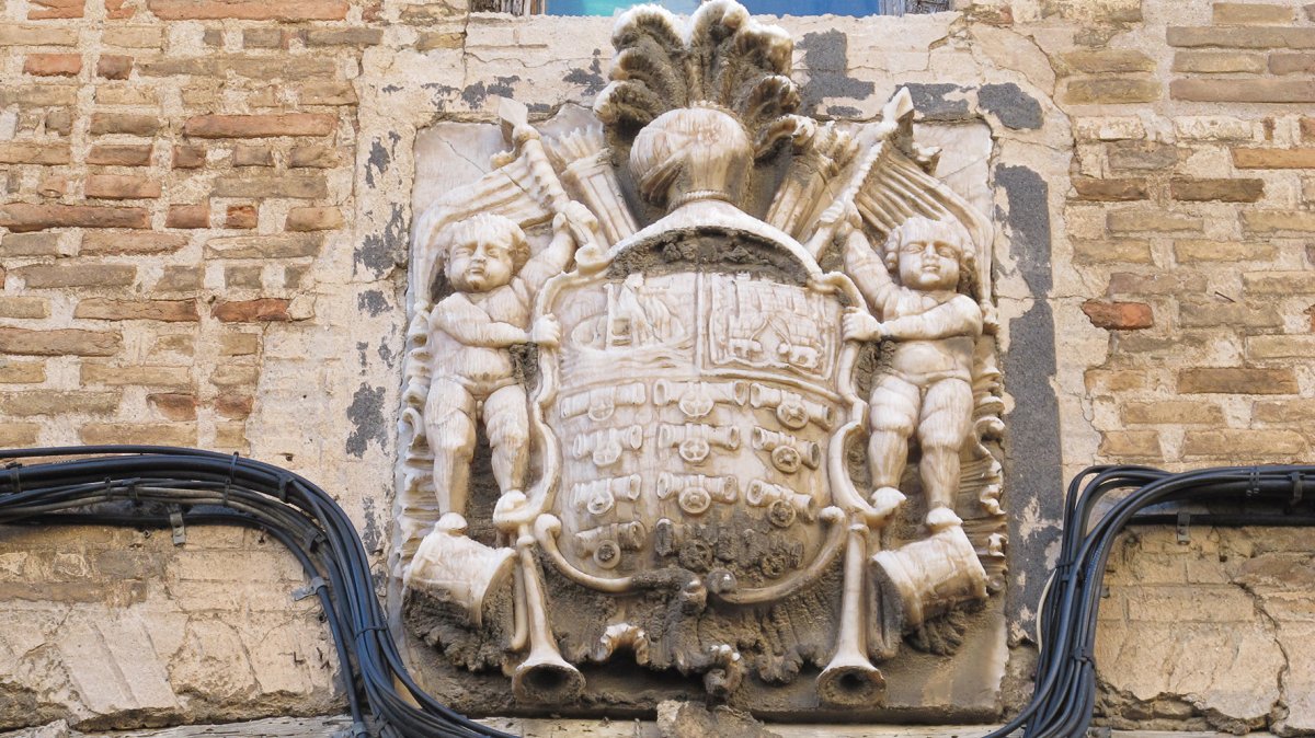 Baron de la Torre kaleko 19 zenbakiko armarria, Cintuenigo