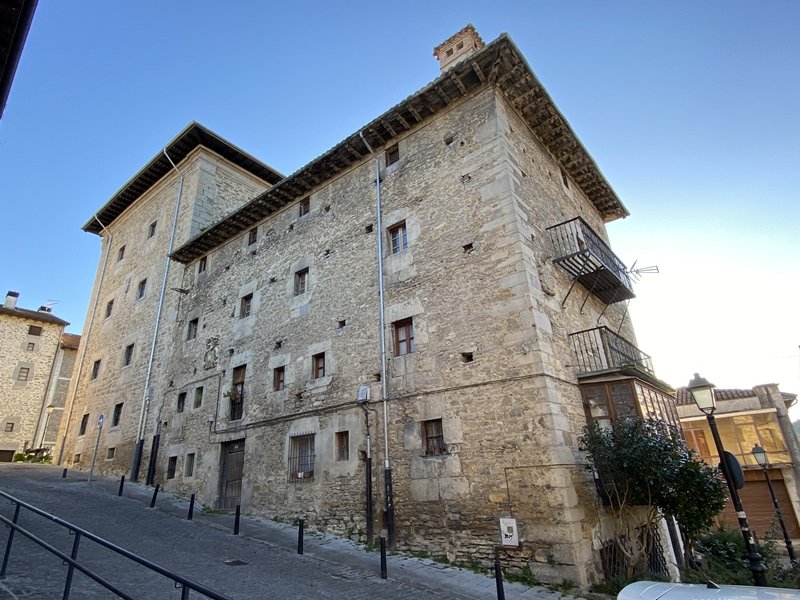 Ortiz de Molinillo de Velasco Dorrea eta Jauregia. Artziniega