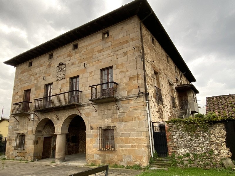 Katuxa Jauregia. Laudio