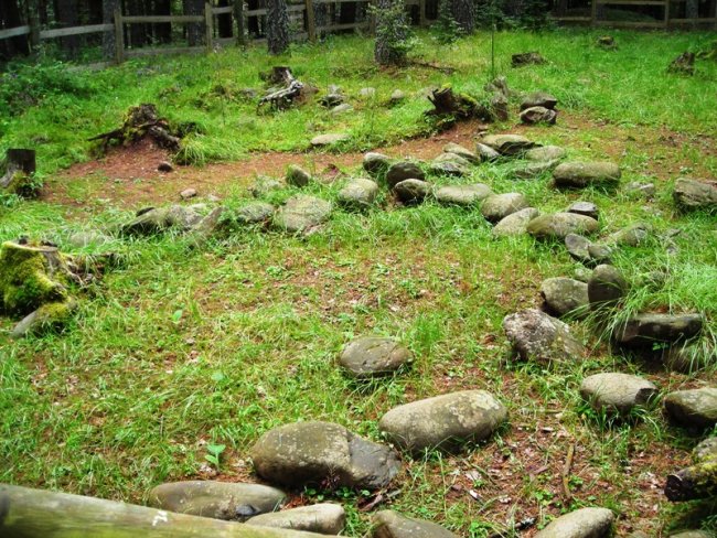 Corona de los Muertos harrespilak